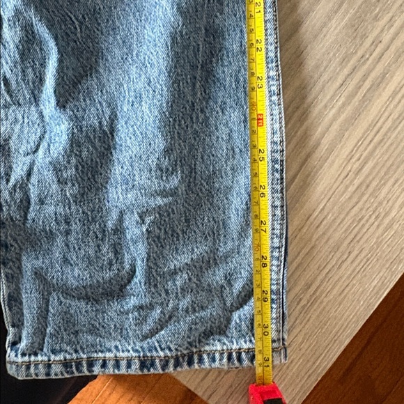 Aeropostale Women’s High Rise Baggy Distressed Jeans Size 6 Light Wash - Picture 9 of 10